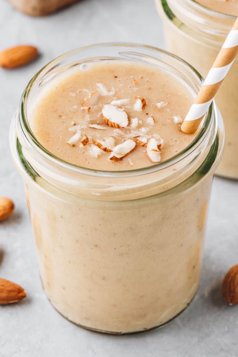 almond milk smoothie