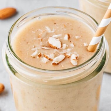 almond milk smoothie