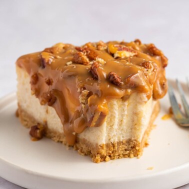 caramel pecan cheesecake recipe.