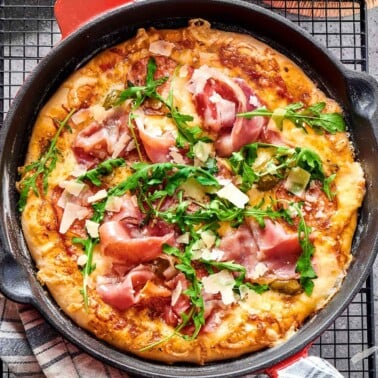 cast iron pizza recipe.