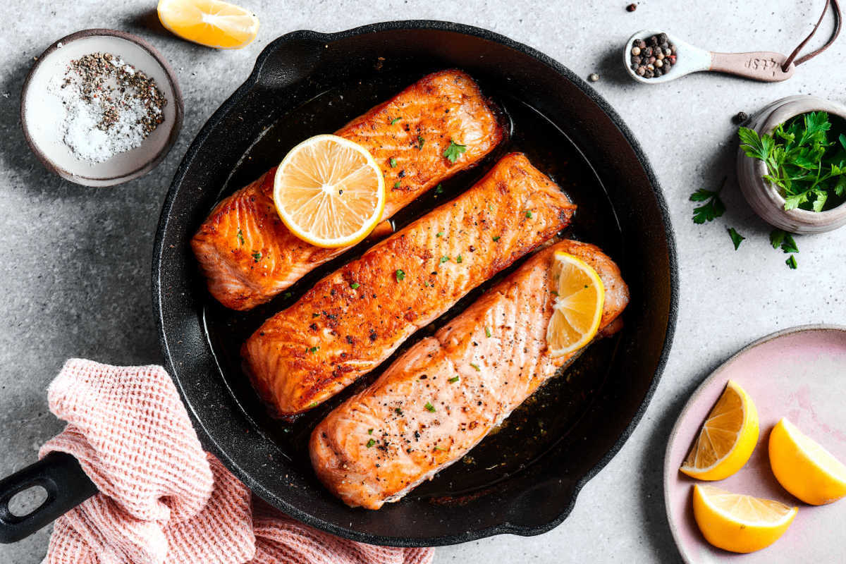 cast iron skillet salmon.