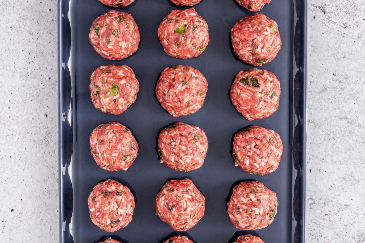 albondigas meatballs.