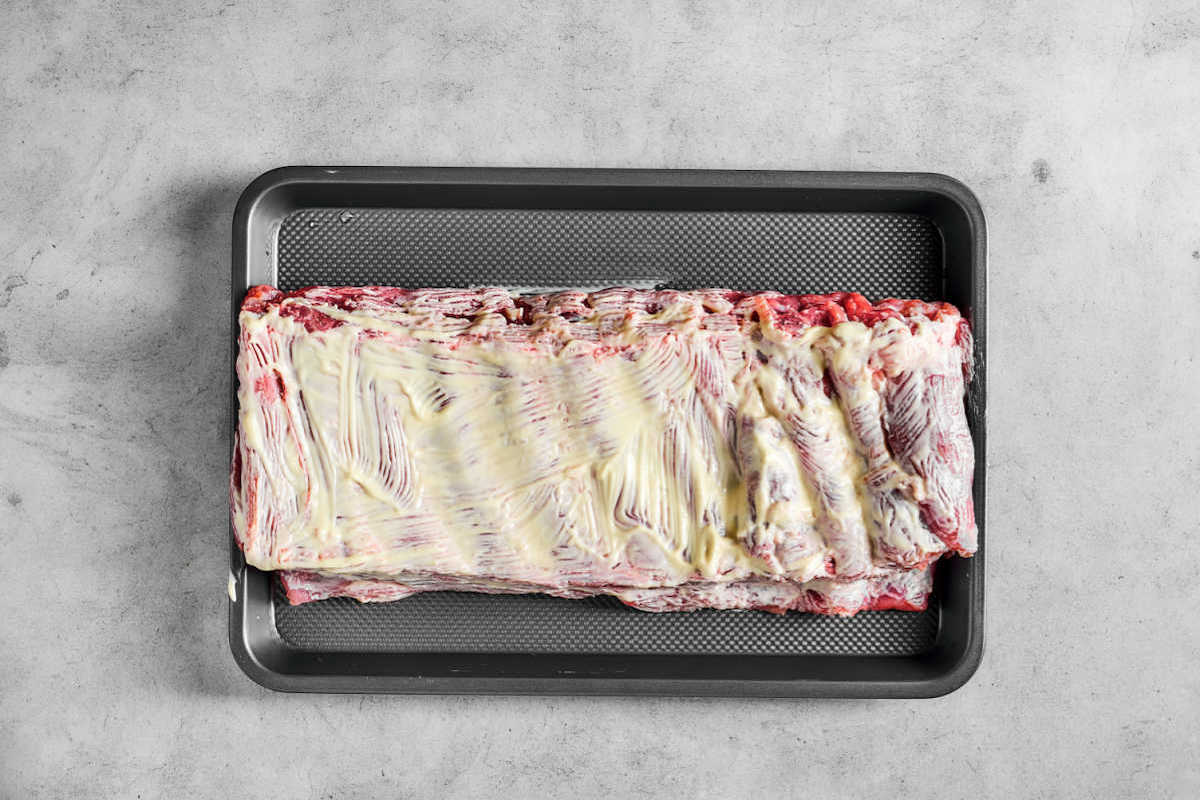 mayonnaise on pork ribs.