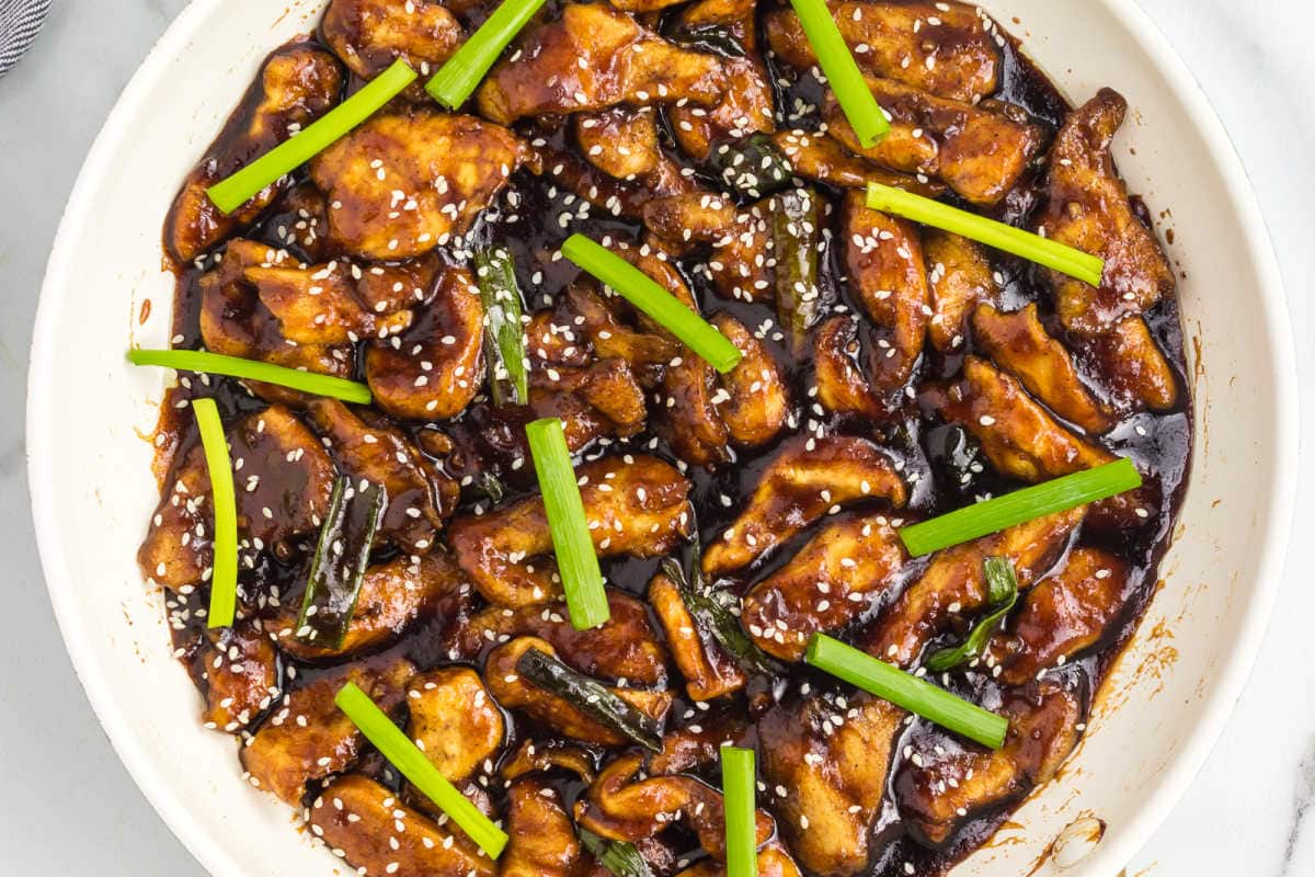 mongolian chicken in pan.